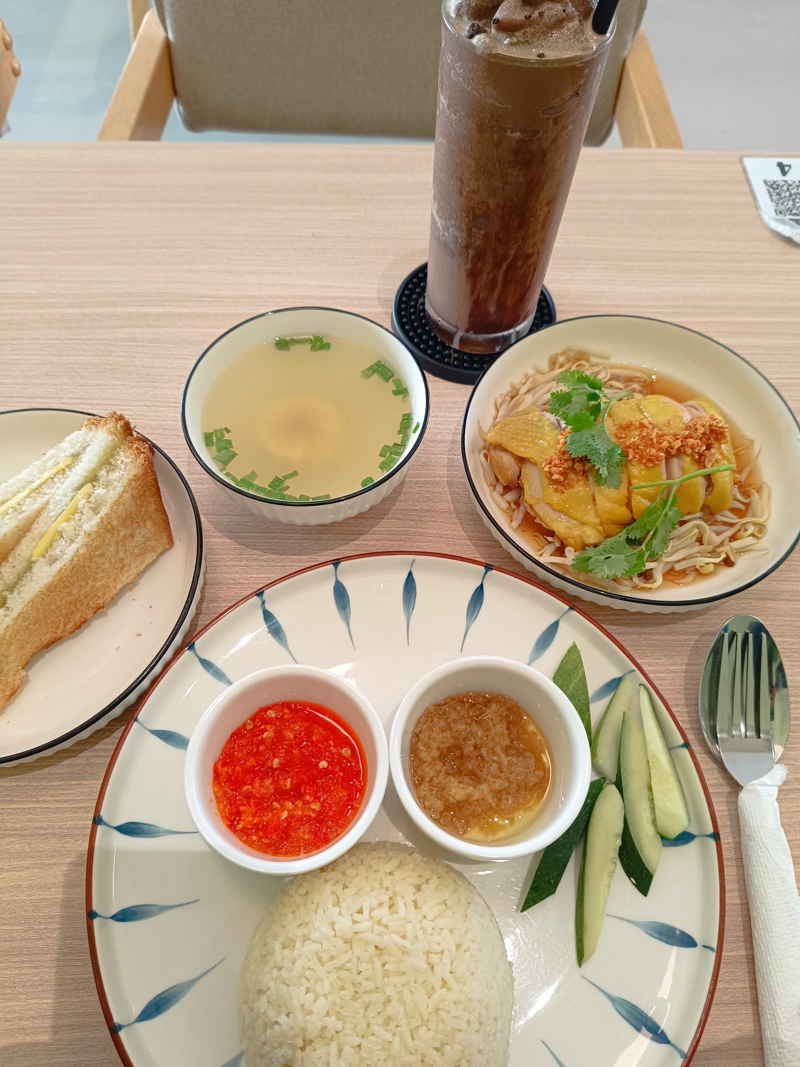 Nine Oasis Cafe & Restaurant 11